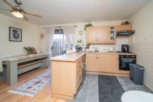 KITCHEN/DINER- click for photo gallery